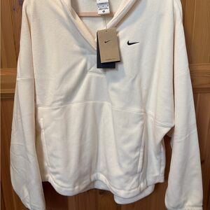 Nike Women's therma-fit sweatshirt